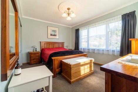 Photo of property in 6 Hinau Street, Tawa, Wellington, 5028