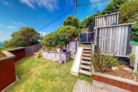 Photo of property in 4 Milne Terrace, Island Bay, Wellington, 6023