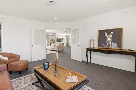 Photo of property in 10 Linkwater Way, Parklands, Christchurch, 8083