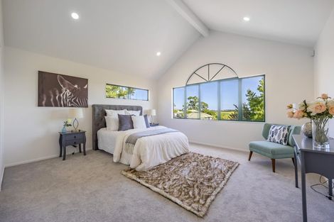 Photo of property in 16 Taroka Close, Pinehill, Auckland, 0632