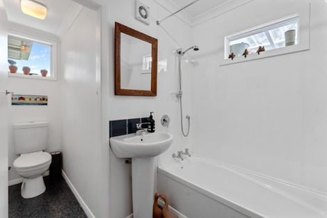 Photo of property in 74 Glen Road, Raumati South, Paraparaumu, 5032