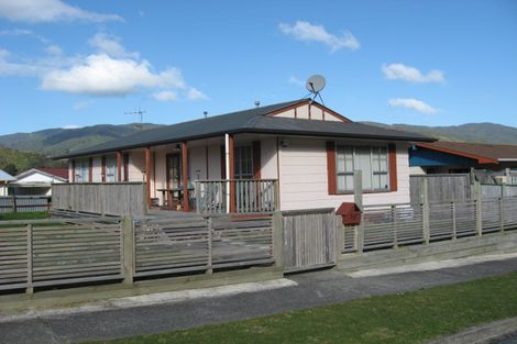 Photo of property in 38 Mcgowan Road, Wainuiomata, Lower Hutt, 5014