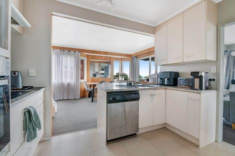 Photo of property in 11 Zita Avenue, Matakatia, Whangaparaoa, 0930