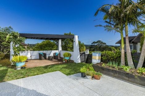Photo of property in 13 Kittiwake Drive, Schnapper Rock, Auckland, 0632