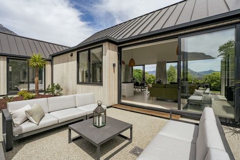 Photo of property in 1 Torridon Court, Jacks Point, Queenstown, 9371