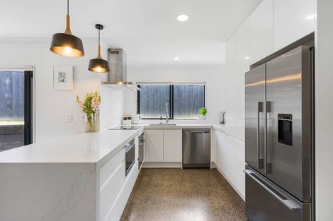 Photo of property in 8a Ashley Avenue, Long Bay, Auckland, 0630