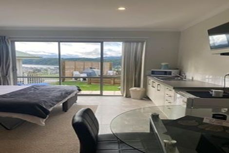 Photo of property in 10 Harbour View Heights, Picton, 7220