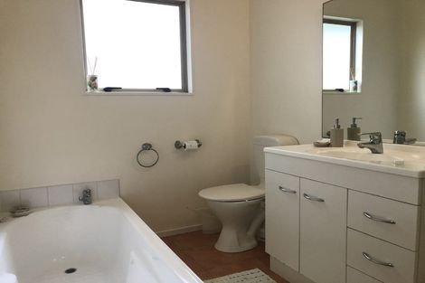 Photo of property in 2/73 Spinella Drive, Bayview, Auckland, 0629