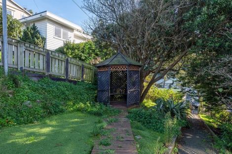 Photo of property in 9 Lerwick Terrace, Melrose, Wellington, 6023