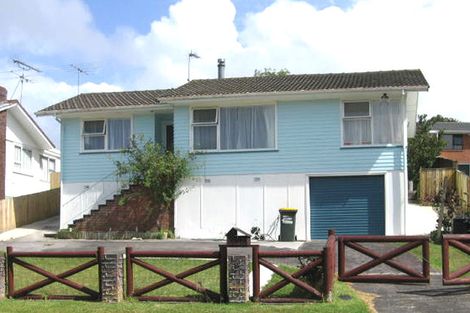 Photo of property in 24 Thornlow Street, Glendene, Auckland, 0602