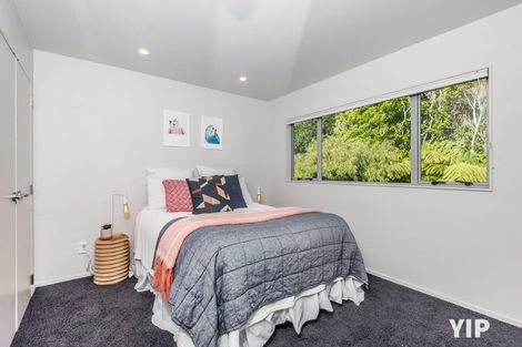 Photo of property in 35 Meadowcroft Grove, Johnsonville, Wellington, 6037