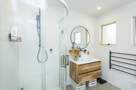 Photo of property in 11 Beryl Grove, Birchville, Upper Hutt, 5018