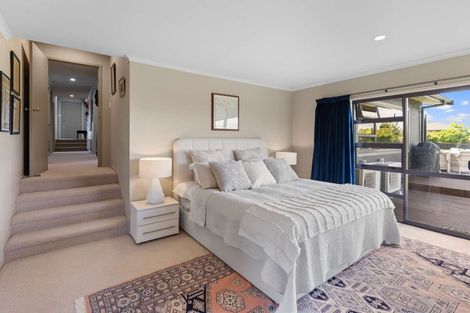 Photo of property in 28 Johnstone Drive, Fitzherbert, Palmerston North, 4410