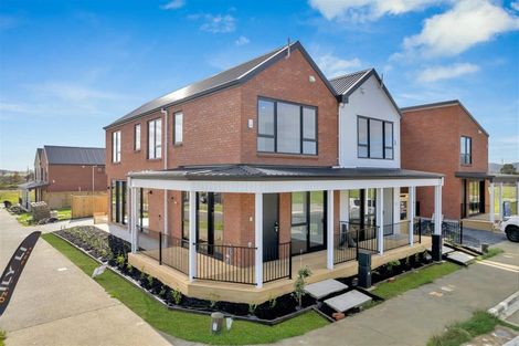 Photo of property in 16 Waimarie Drive, Karaka, 2578