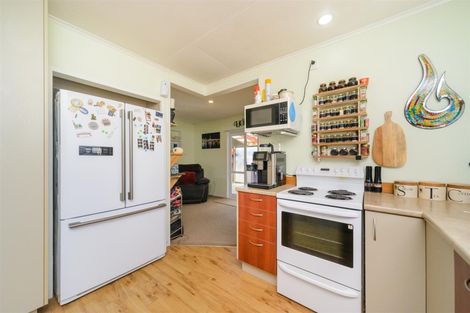 Photo of property in 28 Alexandra Street, Marton, 4710