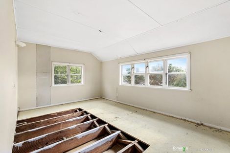 Photo of property in 1/87 Cambridge Terrace, Waterloo, Lower Hutt, 5011