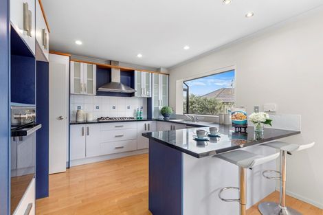 Photo of property in 16 Innisowen Place, Flat Bush, Auckland, 2019