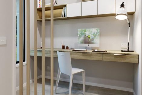 Photo of property in 2 Emerald Avenue, Rosehill, Papakura, 2113