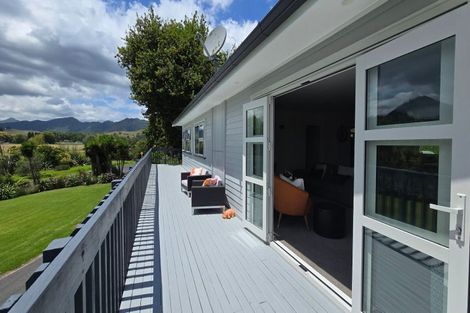 Photo of property in Cotswold Cottage B & B, 46 Maramarahi Road, Thames, 3578