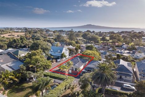 Photo of property in 42 Church Street, Devonport, Auckland, 0624