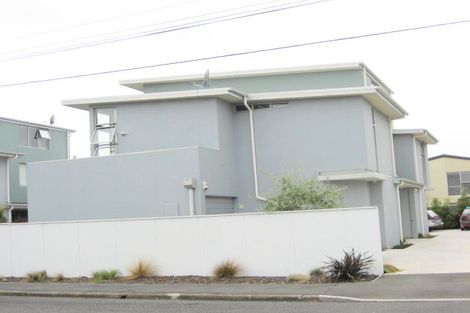 Photo of property in 2/44 Packe Street, Edgeware, Christchurch, 8013