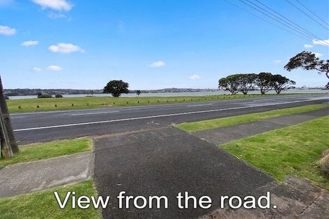 Photo of property in 65 Kiwi Esplanade, Mangere Bridge, Auckland, 2022