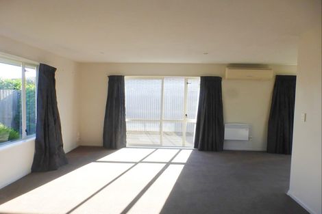 Photo of property in 12 Kydd Lane, Hornby, Christchurch, 8042