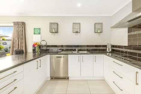 Photo of property in 5 Pearson Place, Paraparaumu, 5032