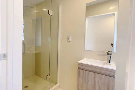 Photo of property in 10d Woodall Place, Totara Vale, Auckland, 0627