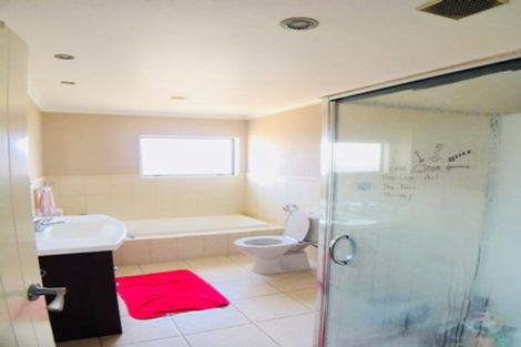 Photo of property in 143 Cyril French Drive, Flat Bush, Auckland, 2016