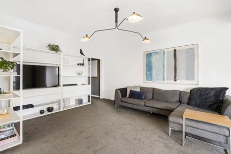 Photo of property in 1/115 Shakespeare Road, Milford, Auckland, 0620