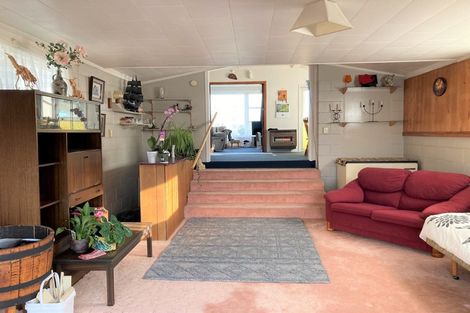 Photo of property in 19 Raleigh Street, Waitara, 4320