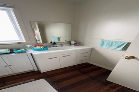 Photo of property in 37 Puriri Street, Helensville, 0800
