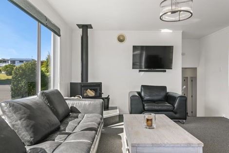 Photo of property in 10 Kensington Place, Richmond Heights, Taupo, 3330