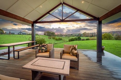 Photo of property in 212 Monument Road, Clevedon, Papakura, 2582