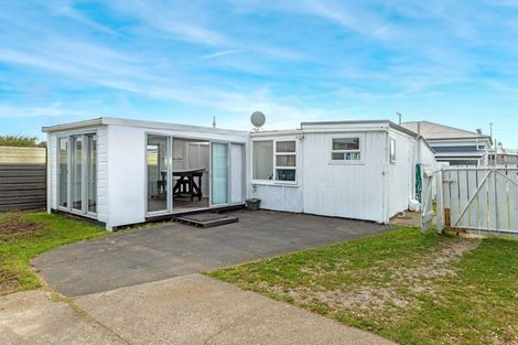 Photo of property in 64 Awapuni Road, Awapuni, Gisborne, 4010