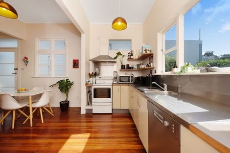 Photo of property in 16 Cockburn Street, Kilbirnie, Wellington, 6022