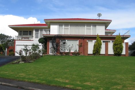 Photo of property in 15 Lynton Road, Bucklands Beach, Auckland, 2012