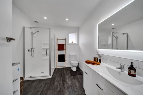 Photo of property in 76b Eliot Street, New Plymouth, 4310