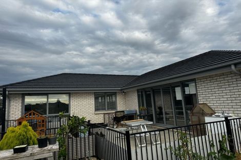 Photo of property in 3 Opouatu Avenue, Glenbrook, 2681