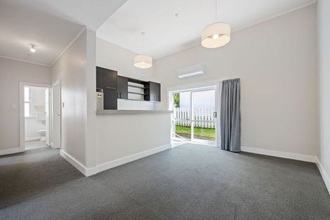 Photo of property in 2 Henry Street, Kilbirnie, Wellington, 6022