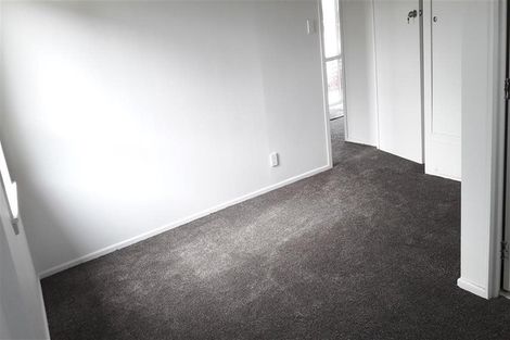 Photo of property in 19 Chivalry Road, Glenfield, Auckland, 0629