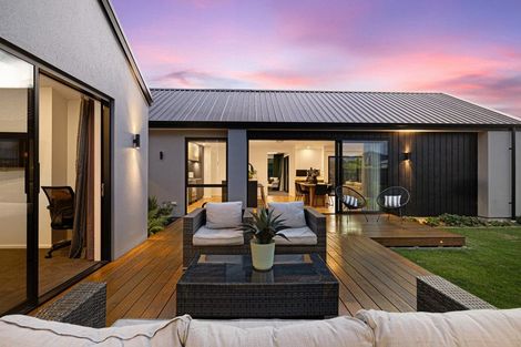 Photo of property in 8 Kirkland Crescent, Harewood, Christchurch, 8051