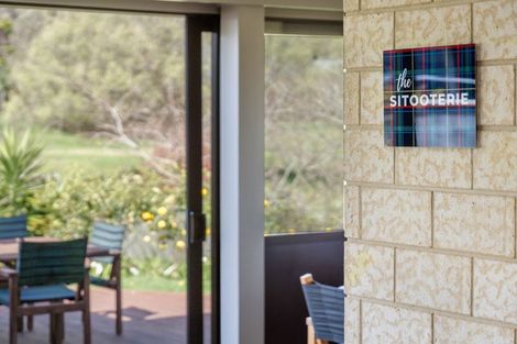 Photo of property in 38 Titoki Road, Waikanae Beach, Waikanae, 5036