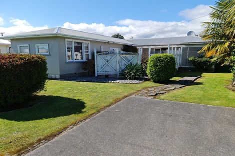 Photo of property in 84 Wakefield Street, Westport, 7825