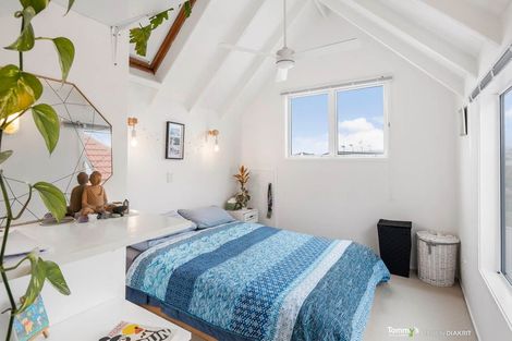 Photo of property in 183a Sutherland Road, Lyall Bay, Wellington, 6022