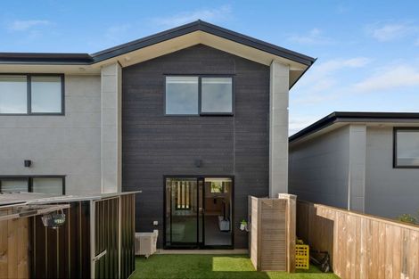 Photo of property in 6/102 Millbrook Road, Sunnyvale, Auckland, 0612