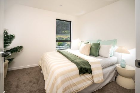 Photo of property in 92 Ara Paiwhenua, Tawa, Wellington, 5028