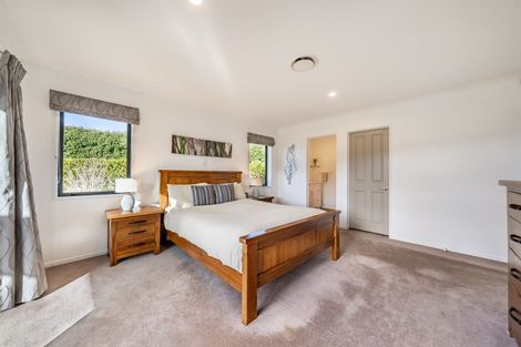 Photo of property in 76 Kirton Drive, Riverstone Terraces, Upper Hutt, 5018