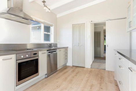 Photo of property in 34 Becroft Drive, Forrest Hill, Auckland, 0620